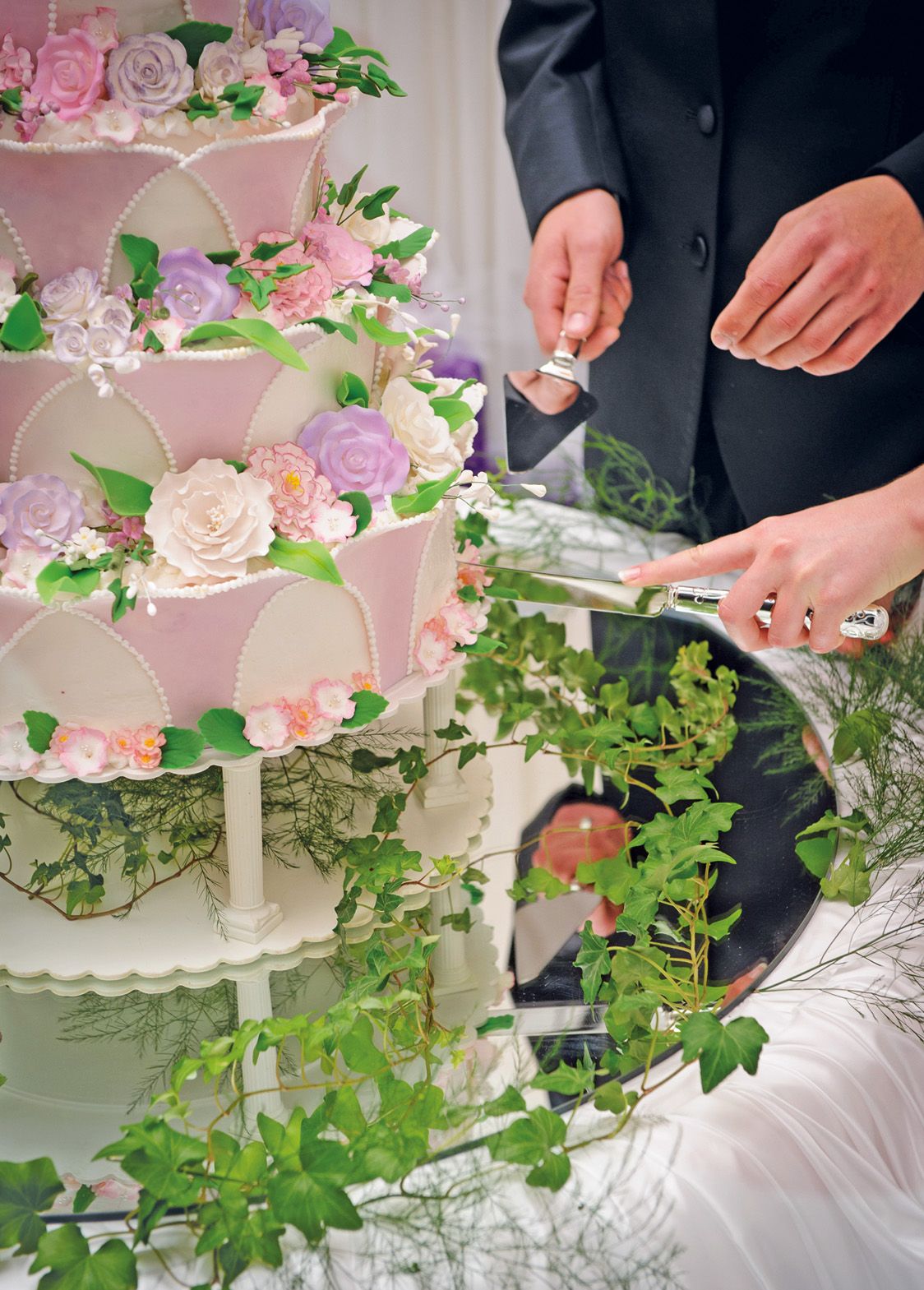 CuttingWeddingCake.jpg